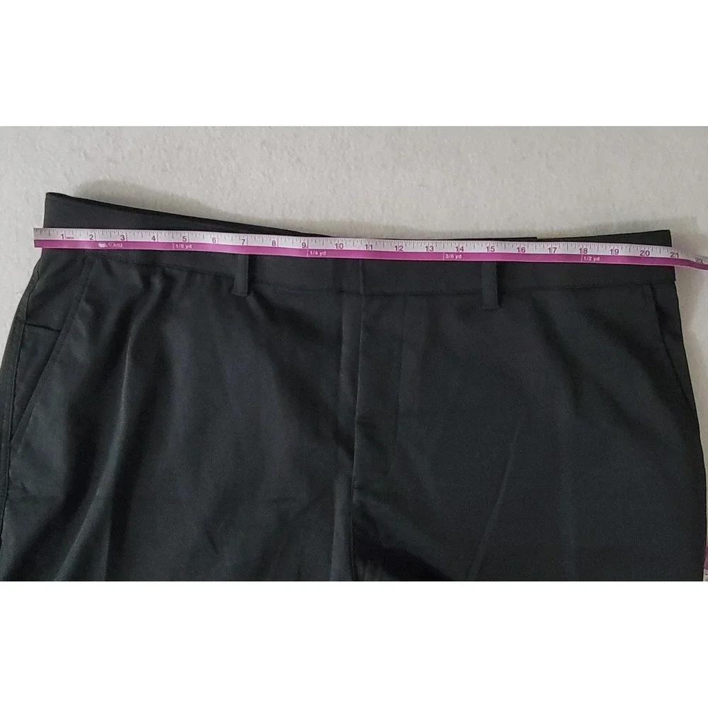 Nike Dri-Fit Size 42 Standard Fit Men's Golf Shorts  Black
